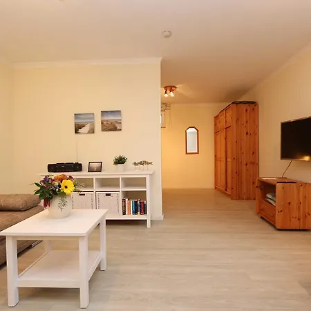 Finja Strandnah In Cc * צינוביץ